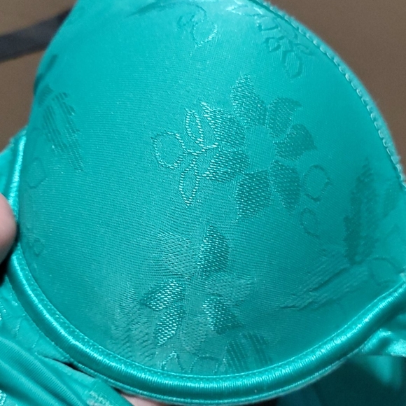 Colored Push-up bras - Picture 3 of 6